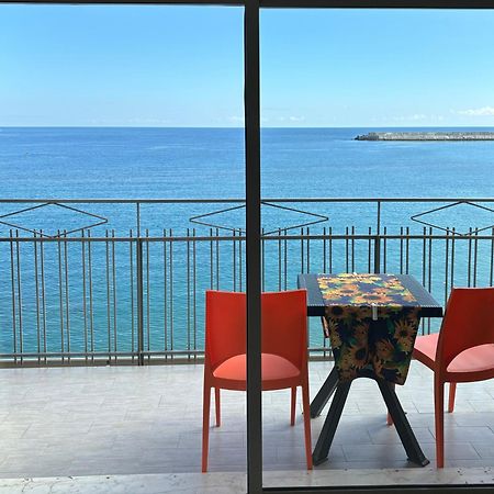 Apartamento La Mansarda Giardini-Naxos Exterior foto