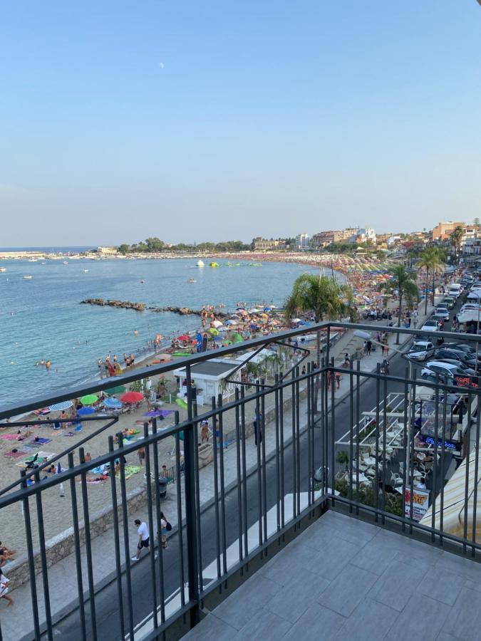 Apartamento La Mansarda Giardini-Naxos Exterior foto