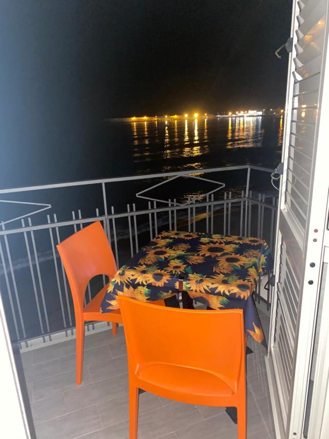 Apartamento La Mansarda Giardini-Naxos Exterior foto